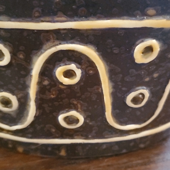 DECORATIVE CERAMIC  VASE - Picture 2 of 9